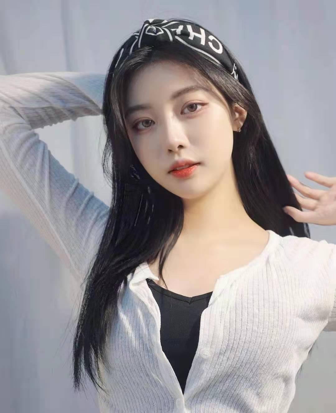 朝阳温柔型妙龄女孩新货.清秀无风尘味.苗条玲珑各种姿势