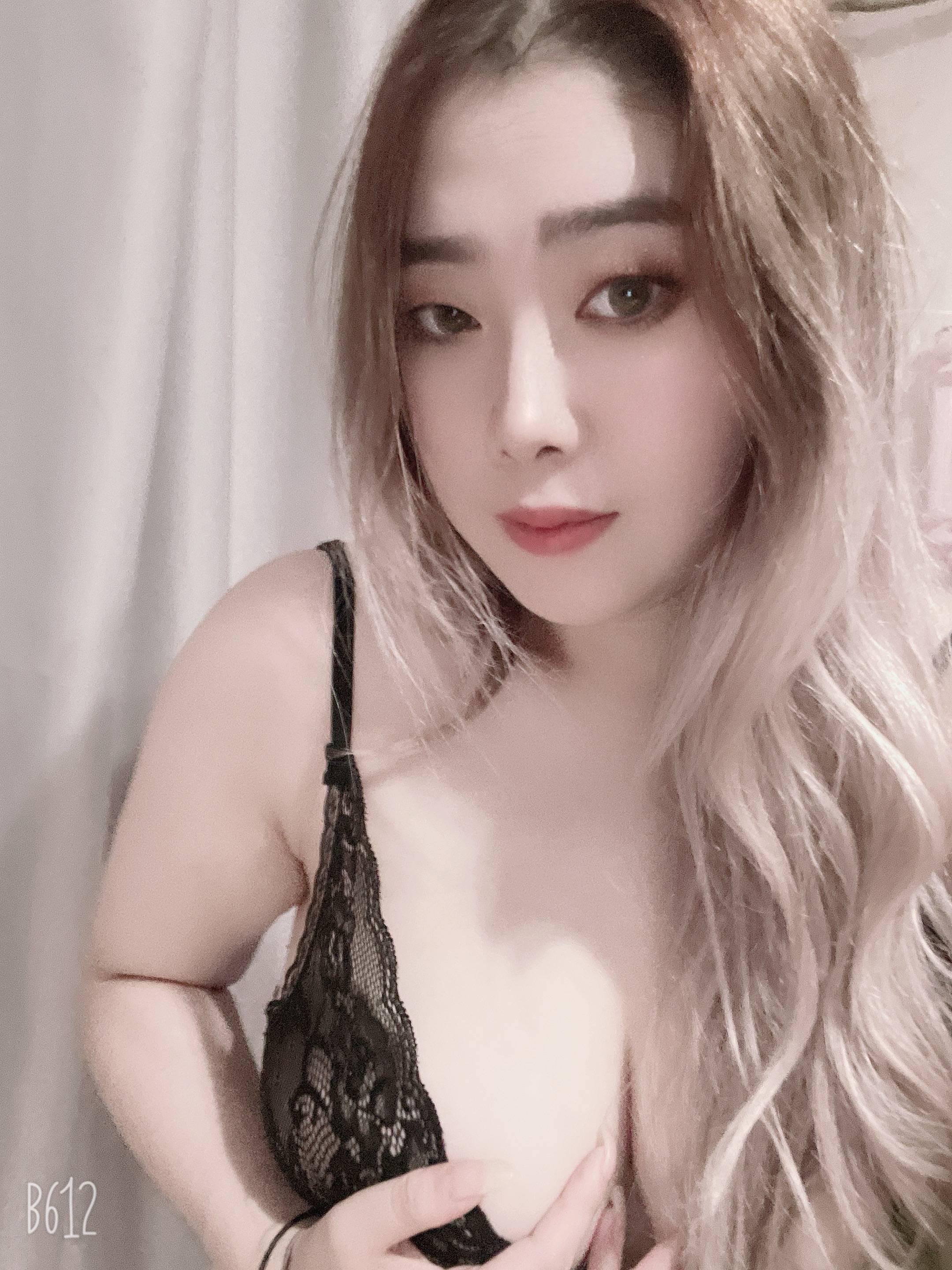 享受f杯木瓜奶的冲击，浪上了天！全程火热奔放，战斗力爆表