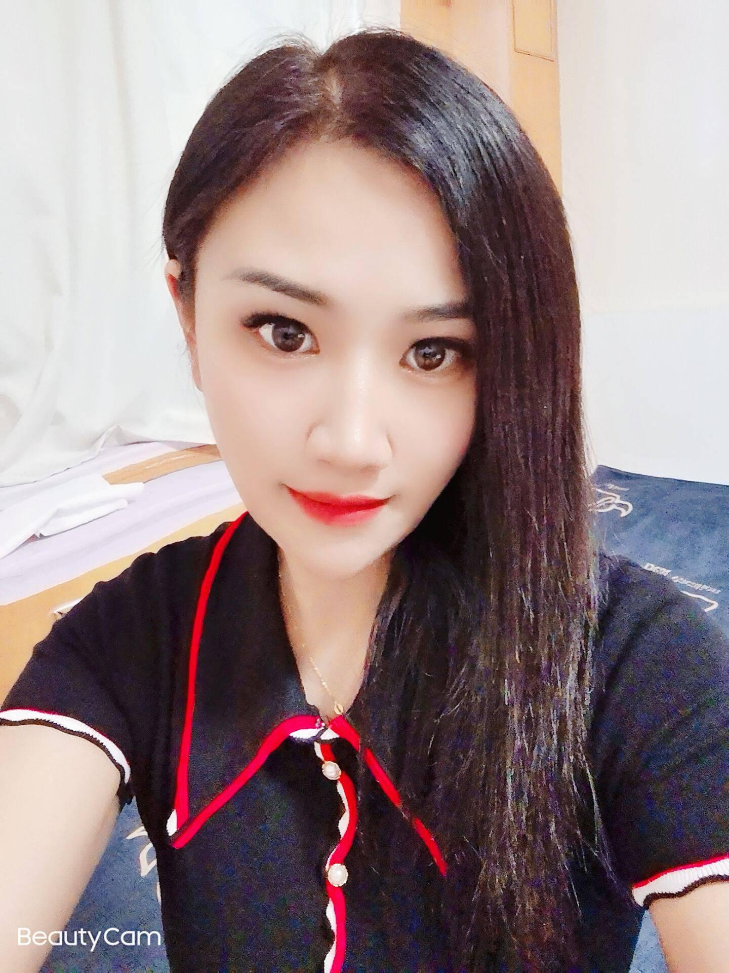 红唇大波性感御姐，霸气又温柔，技术超一流