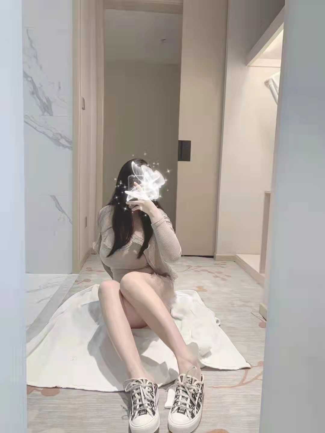 自聊自做的jz女，颜值过硬性感又温柔的妹子